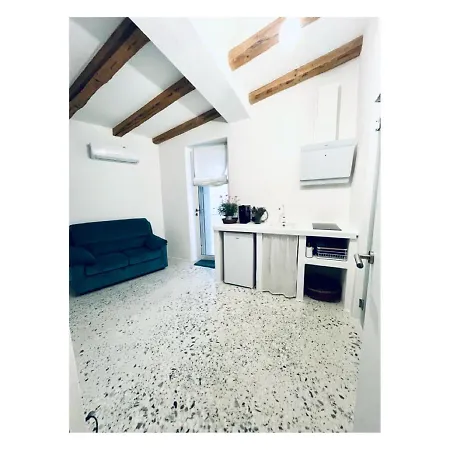Hydria Art Gallery Alojamento de Acomodação e Pequeno-almoço Acquaviva delle Fonti