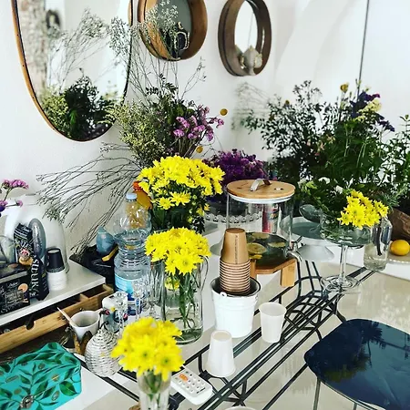 Hydria Art Gallery Dimora D Artista Con Terrazza E Vasca Idromassaggio Nel Cuore Del Borgo Antico Artists With Terrace And Jacuzzi In The Heart Of The Old Town 住宿加早餐酒店