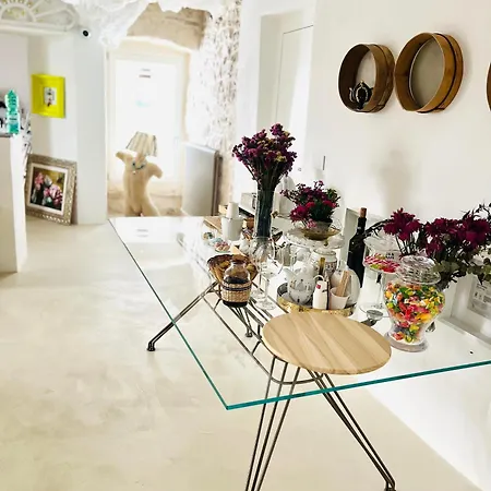 Hydria Art Gallery Dimora D Artista Con Terrazza E Vasca Idromassaggio Nel Cuore Del Borgo Antico Artists With Terrace And Jacuzzi In The Heart Of The Old Town 阿夸维瓦德莱丰蒂