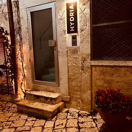 住宿加早餐酒店 Hydria Art Gallery Dimora D Artista Con Terrazza E Vasca Idromassaggio Nel Cuore Del Borgo Antico Artists With Terrace And Jacuzzi In The Heart Of The Old Town