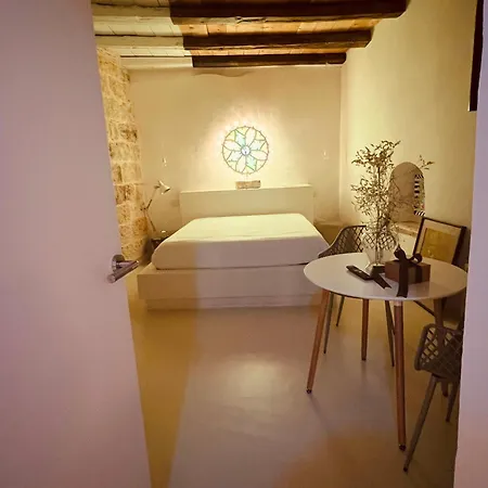 Hydria Art Gallery Bed & Breakfast *