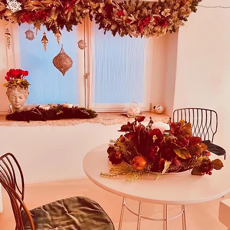 Hydria Art Gallery Bed & Breakfast
